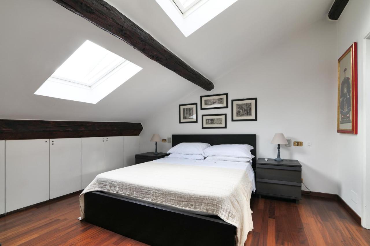 Elegant P.Venezia Attic Apartamento Milão Exterior foto