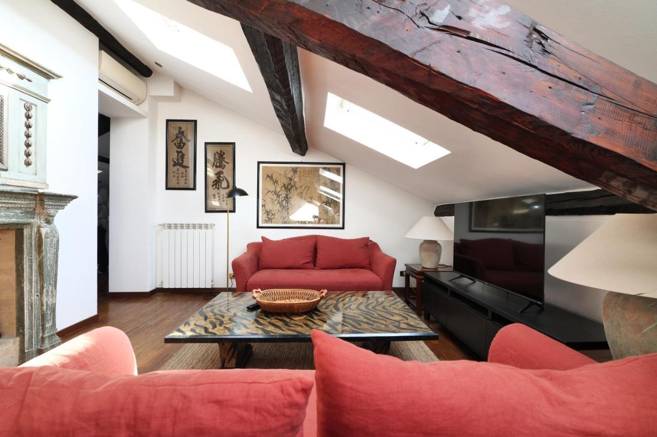 Elegant P.Venezia Attic Apartamento Milão Exterior foto