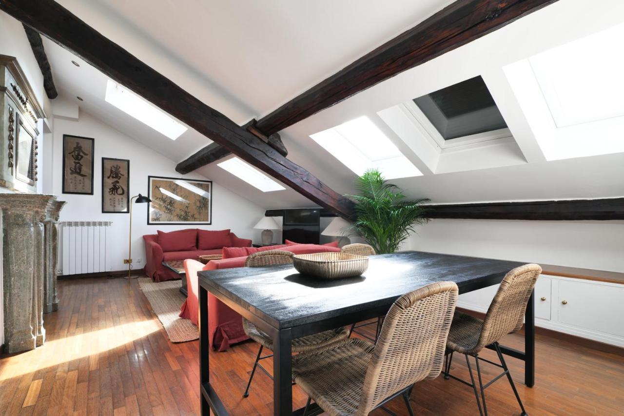 Elegant P.Venezia Attic Apartamento Milão Exterior foto